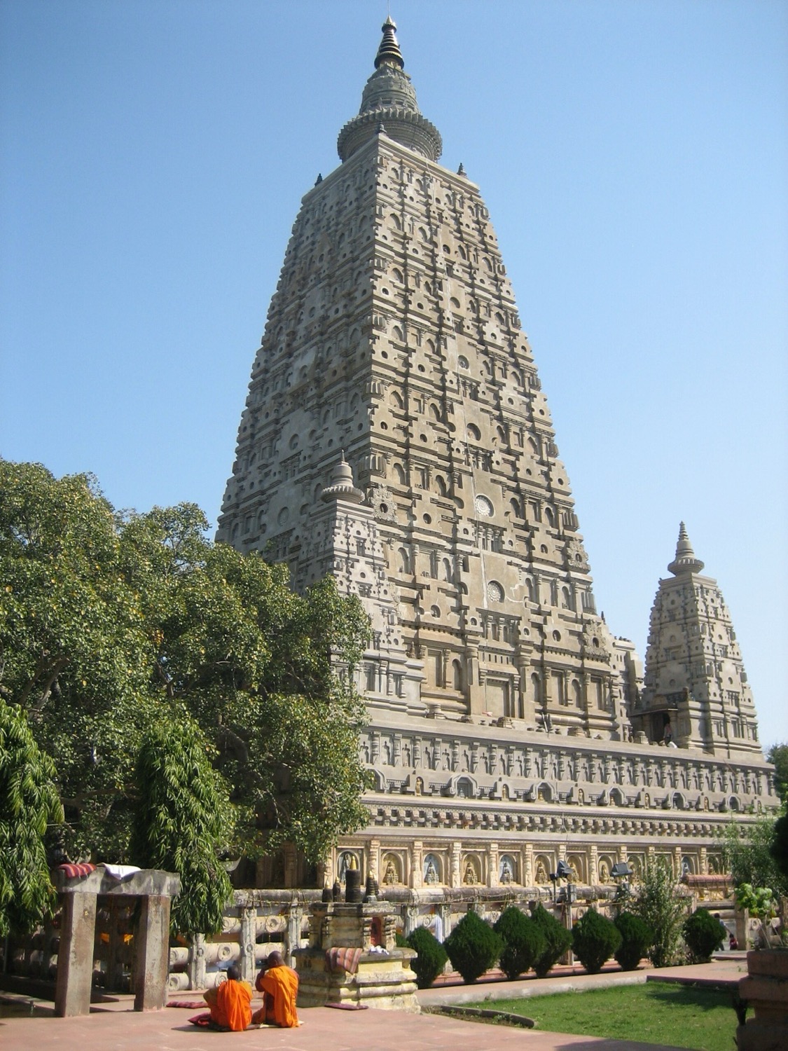 Mahabodhi Temple complex with its pyramidal spire at Bodh Gaya