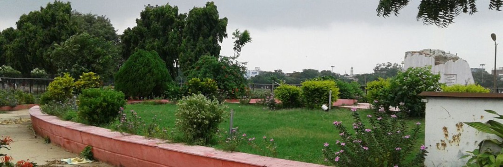 Gandhi Sangrahalaya museum building beside the vast Gandhi Maidan in Patna