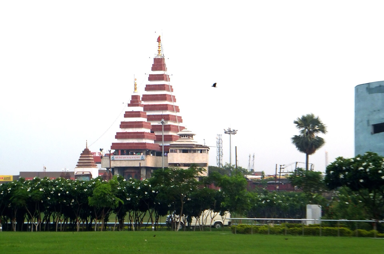 Mahavir Mandir Hanuman temple beside Patna Junction railway station
